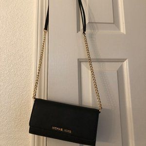 Michael Kors Jet Set LG Wallet On A Chain